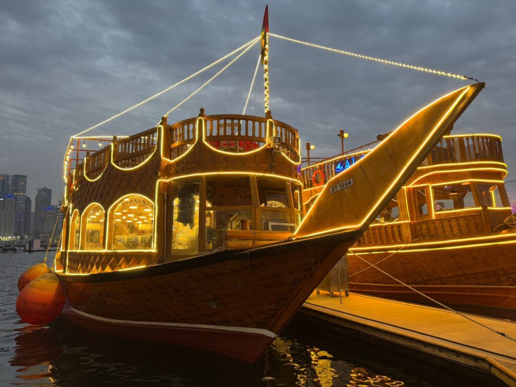Dhow cruise dubai marina