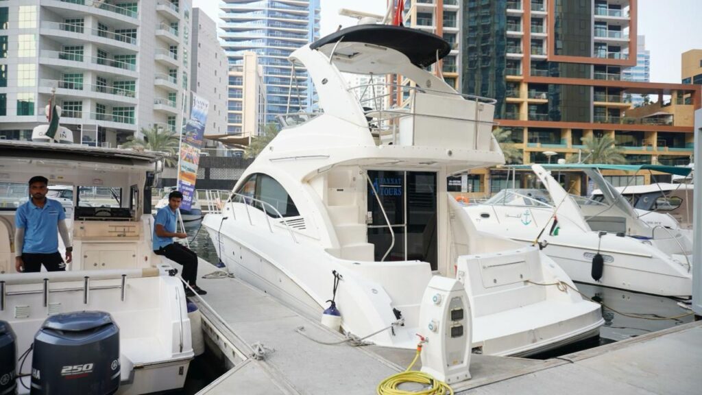 yacht ride in dubai