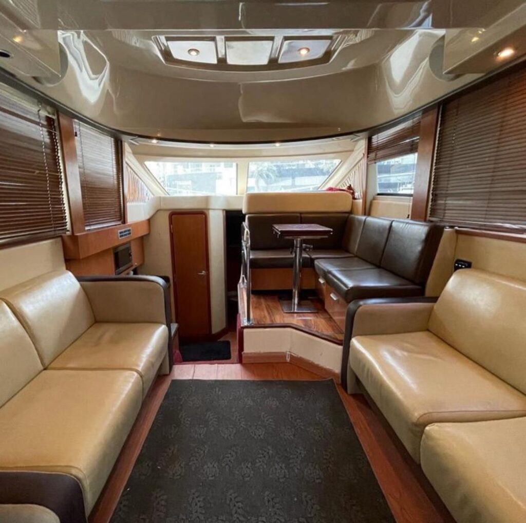 luxury yacht cabin jannat tours